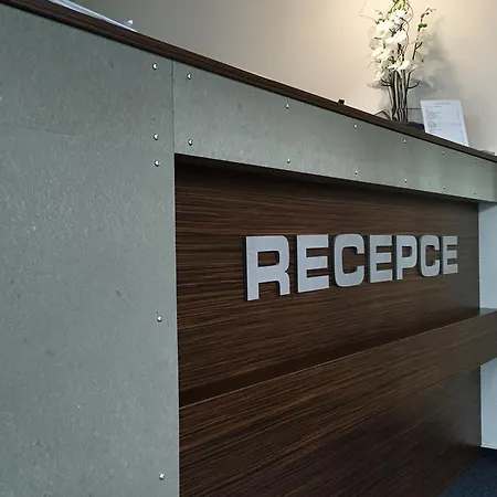 Sport Sletiste 3* كلادنو